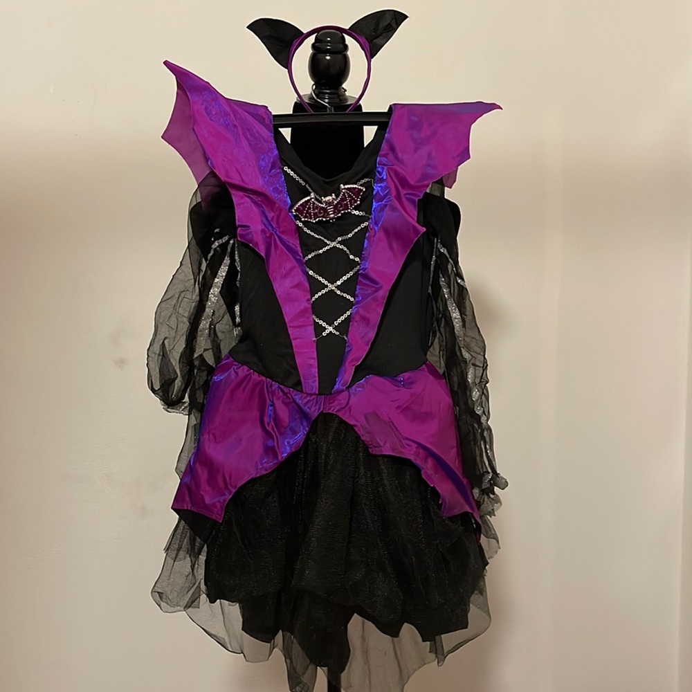 Halloween 🎃 Miss Battiness🦇costume for a girl size medium 8-10
